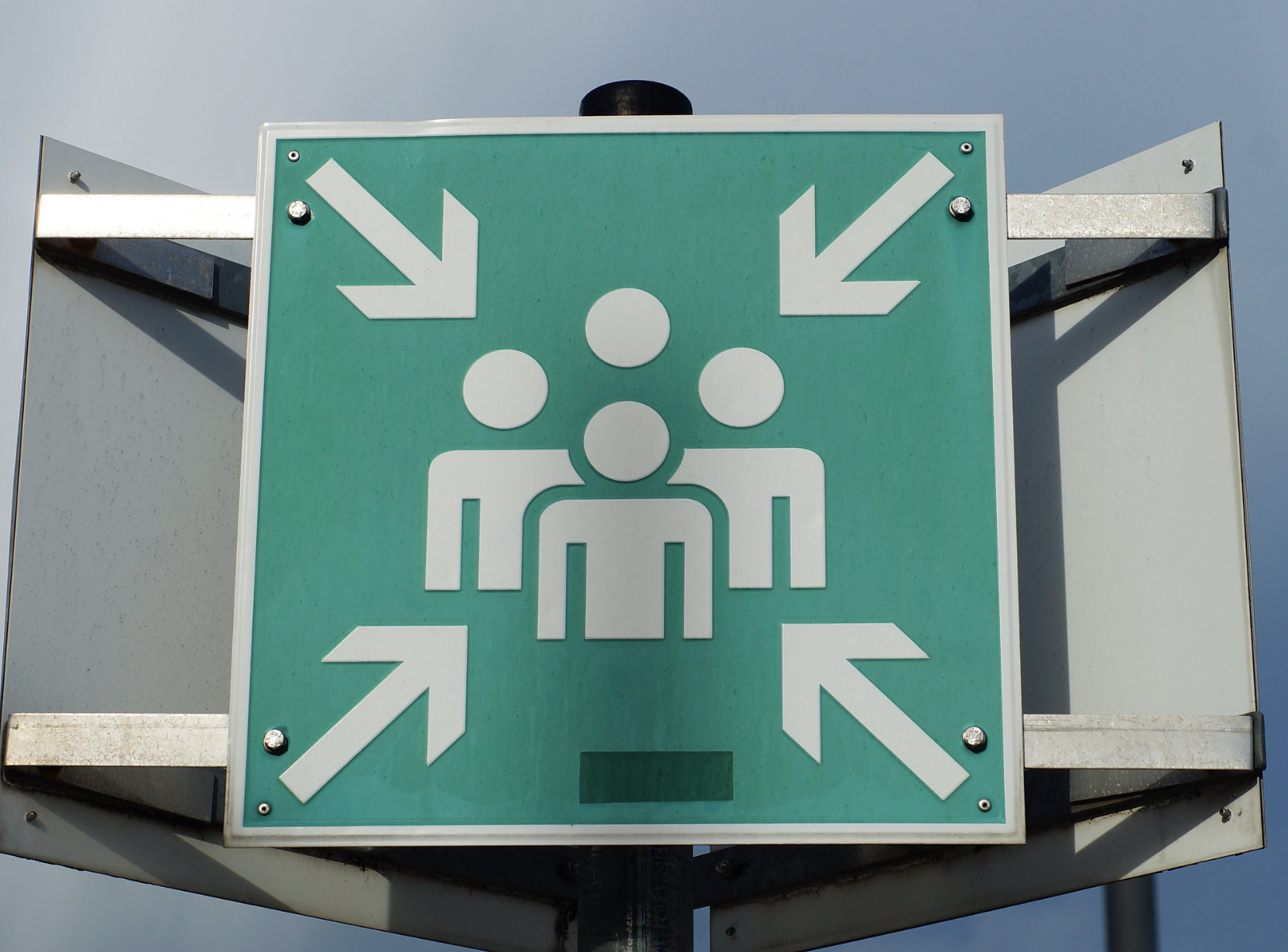 Praktische Übung mit Feuerlöschern im Rahmen der Brandschutzhelfer-Schulung